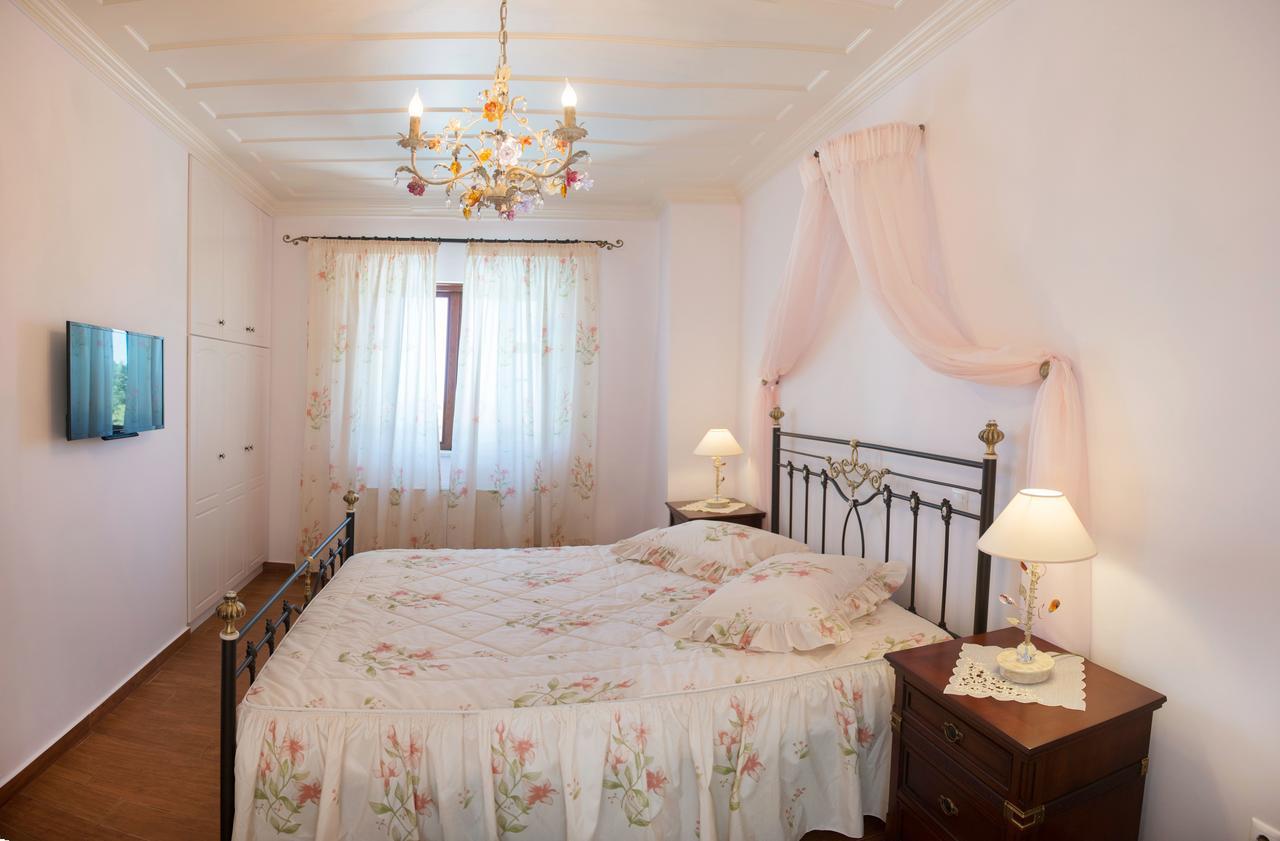 Florena Villas Spanokhórion エクステリア 写真